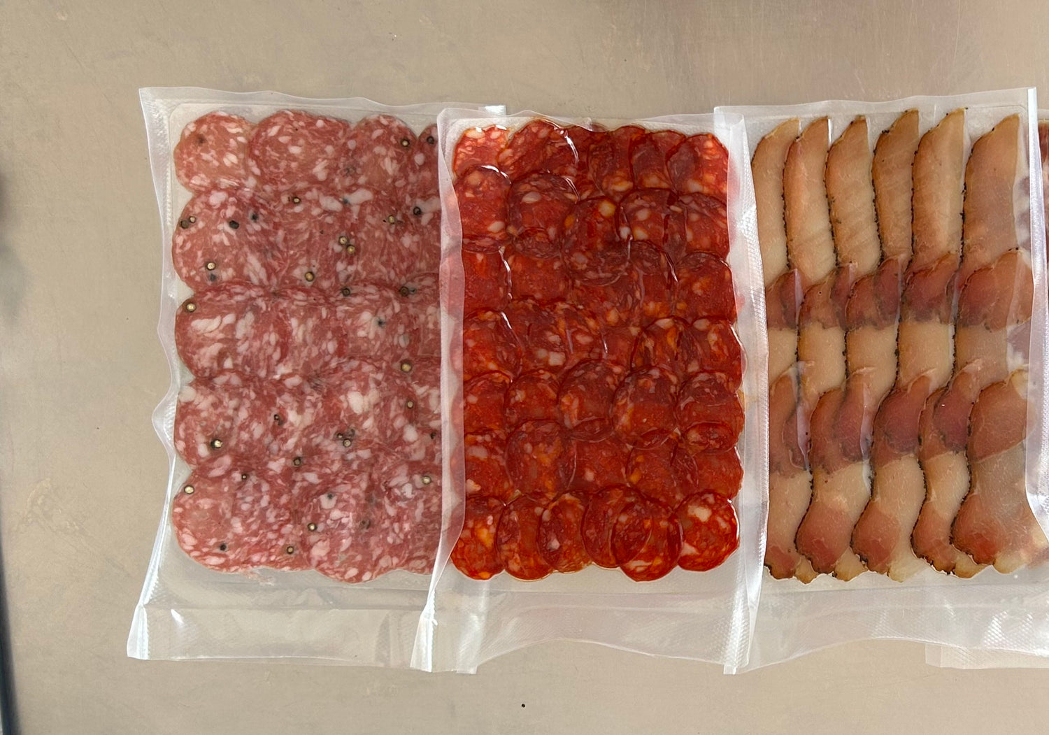 Loncheado Dehesas | Sabores Auténticos de Granada y Menorca